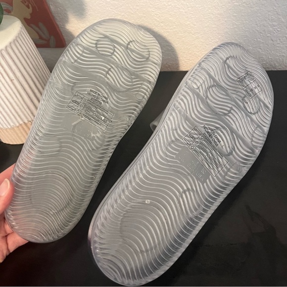 Forever 21 Gray Jelly Slip-On Sandals Size 10 - Picture 4 of 4